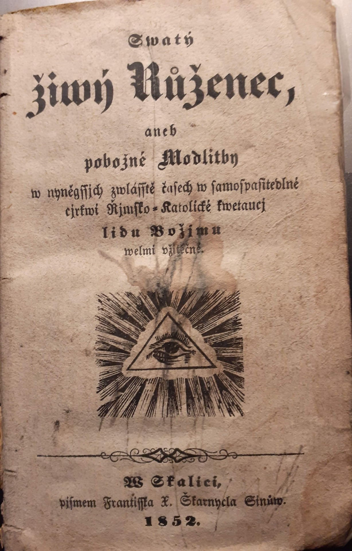 "SZENT ÉLŐ RÓZSAFŰZÉR "