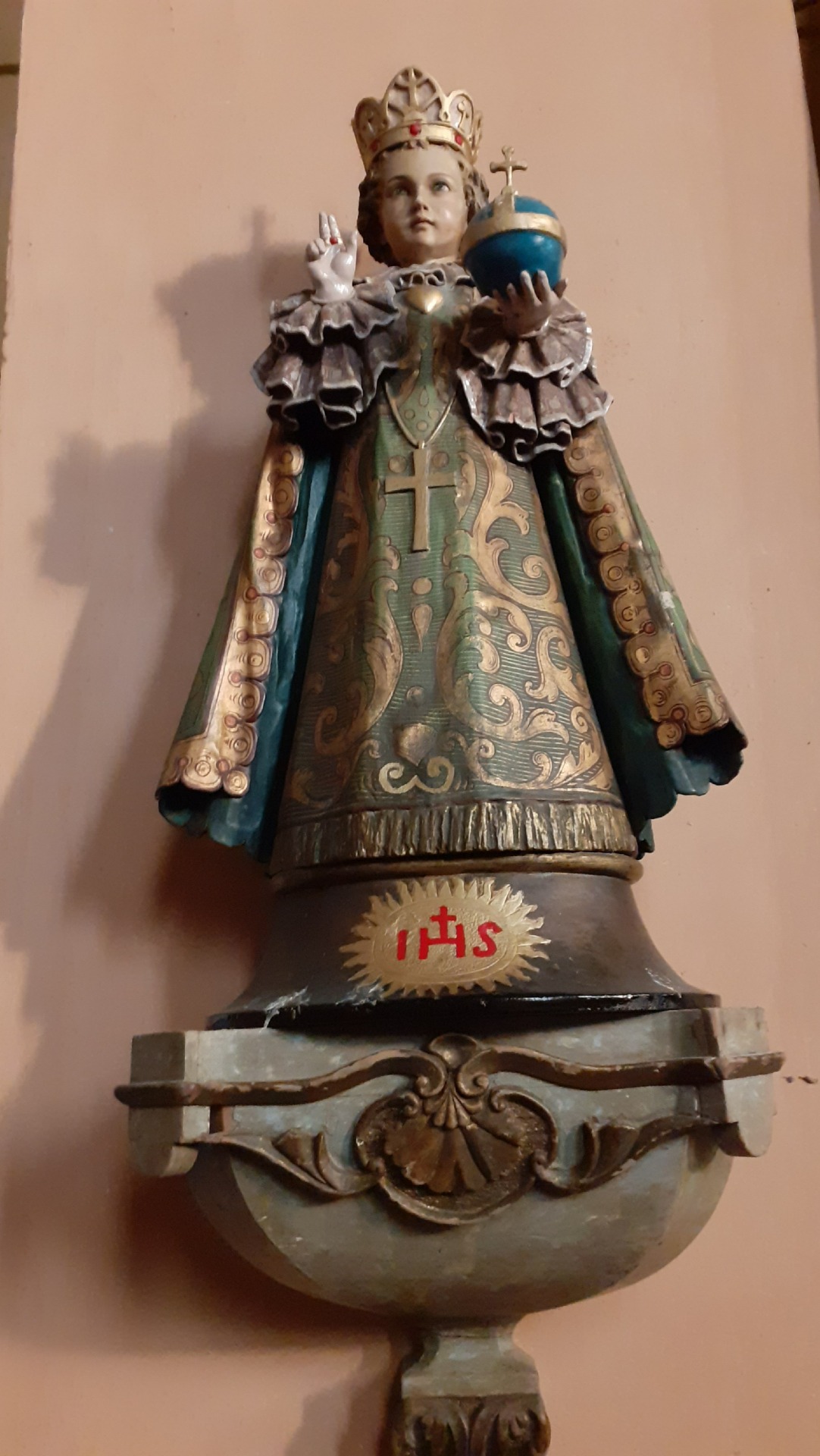 Prágai Kisjézus szobra